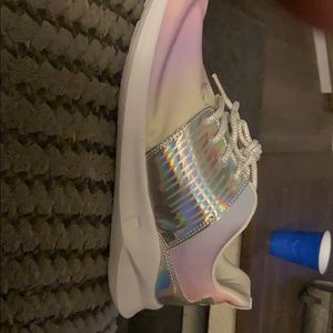 Girls/women’s multi color tennis shoes sneakers